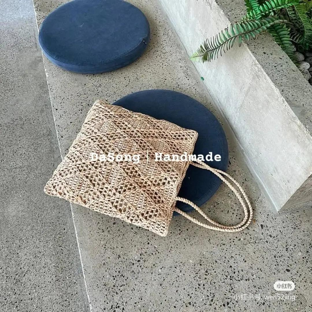 Crochet Tote Bag Pattern: Handmade Beige Bag with Diamond Stitch Design Chart