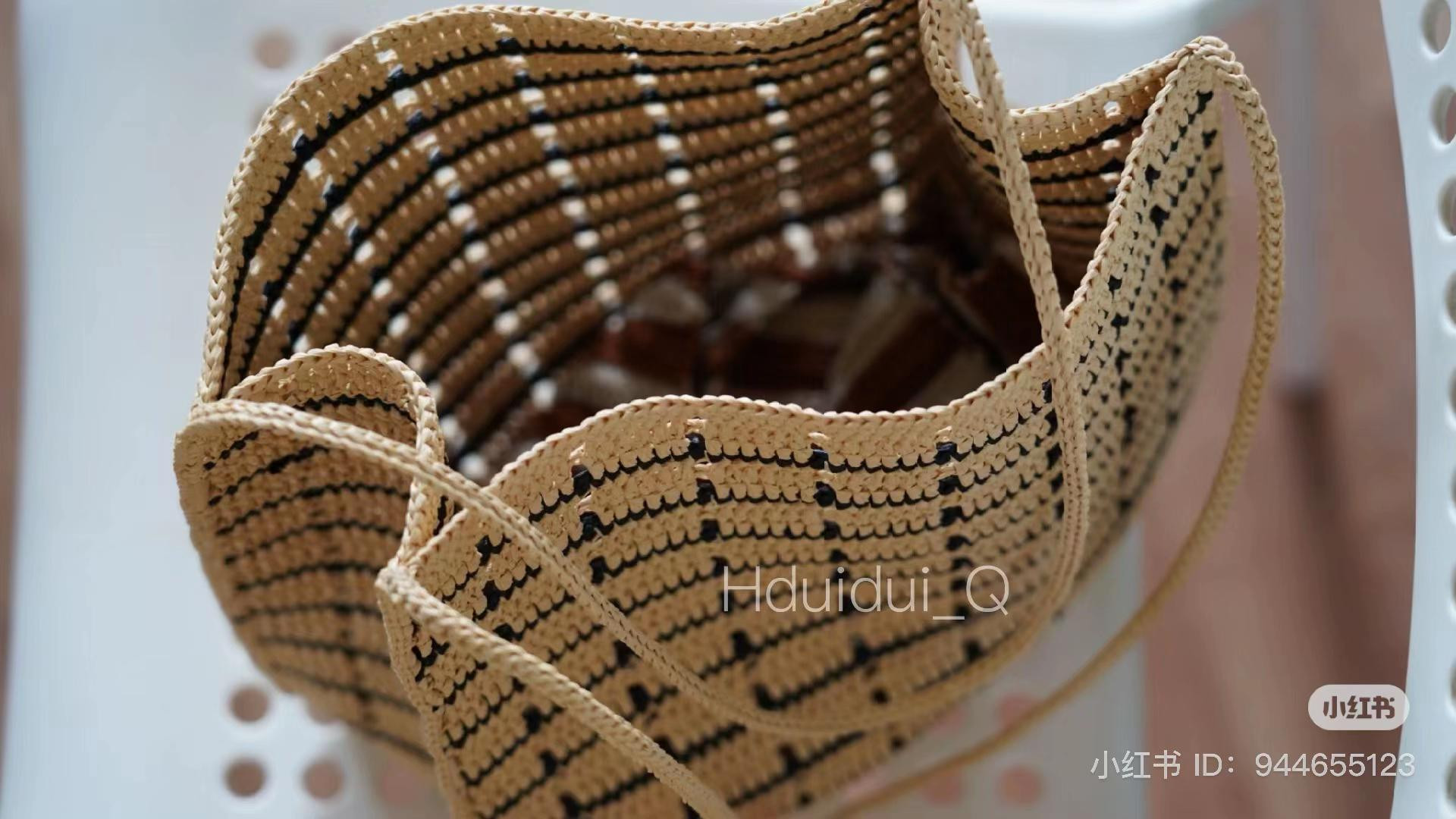 Crochet Tote Bag Pattern with Black Stripes - Flat Chart Tutorial