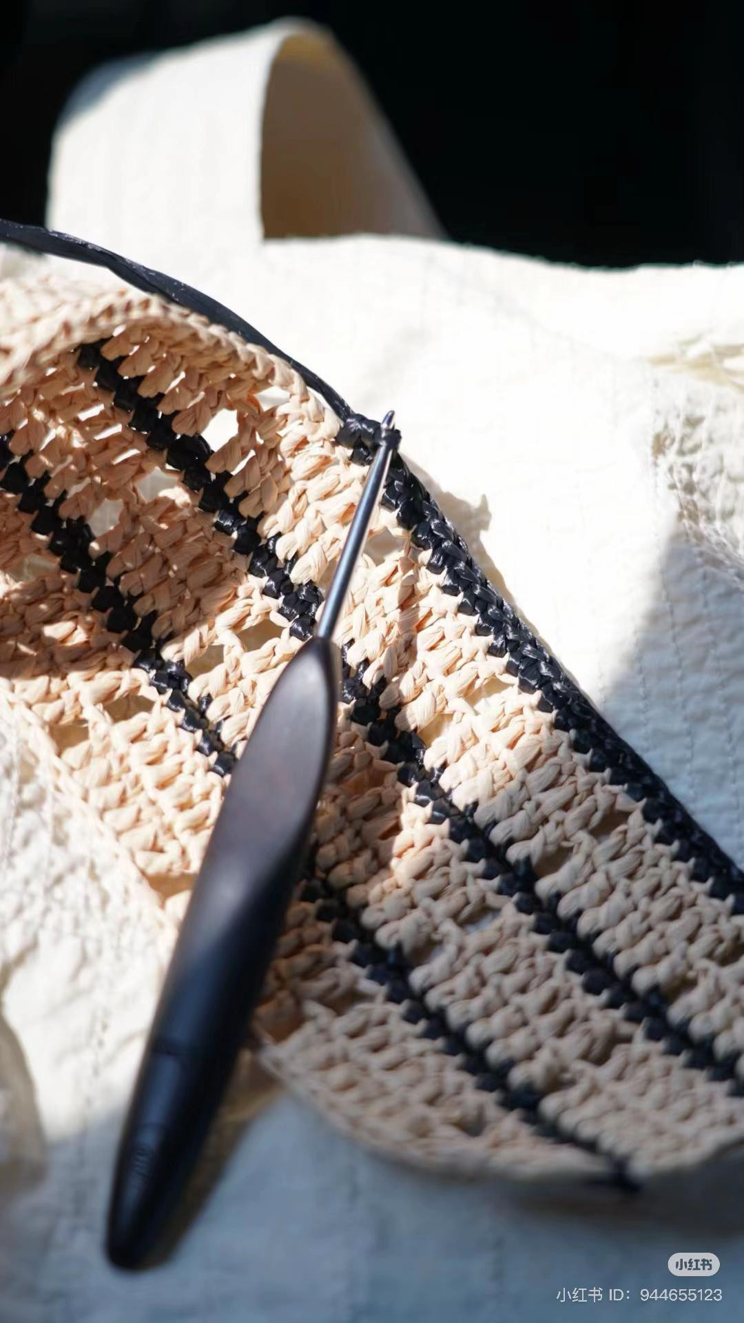 Crochet Tote Bag Pattern with Black Stripes - Flat Chart Tutorial