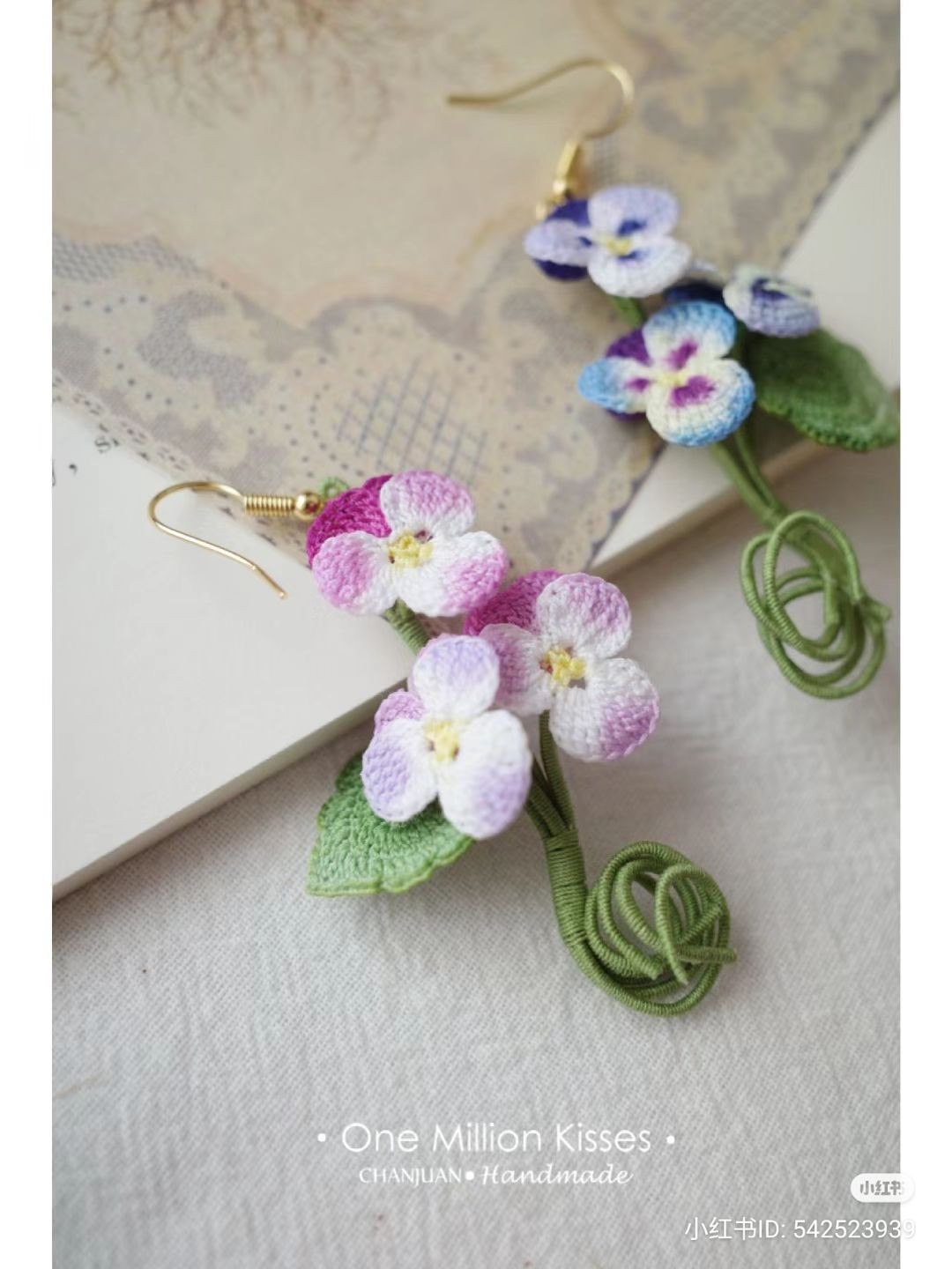 Crochet Tricolor Violet Flower and Leaf Pattern Chart