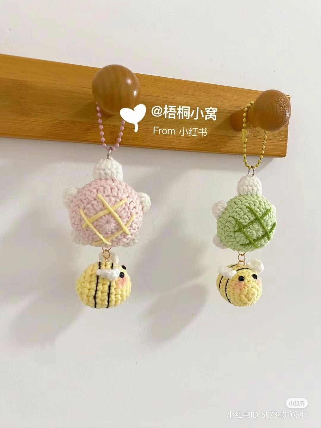 Crochet Turtle and Bee Bag Charm Pattern Chart