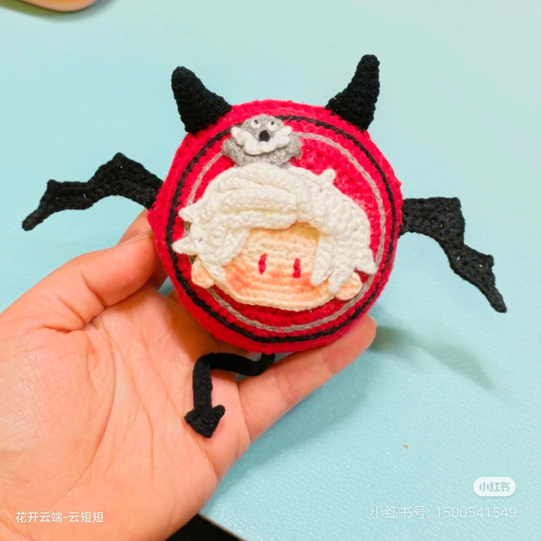 Crochet Tutorial for Qin Che Devil Headphone Case Pattern