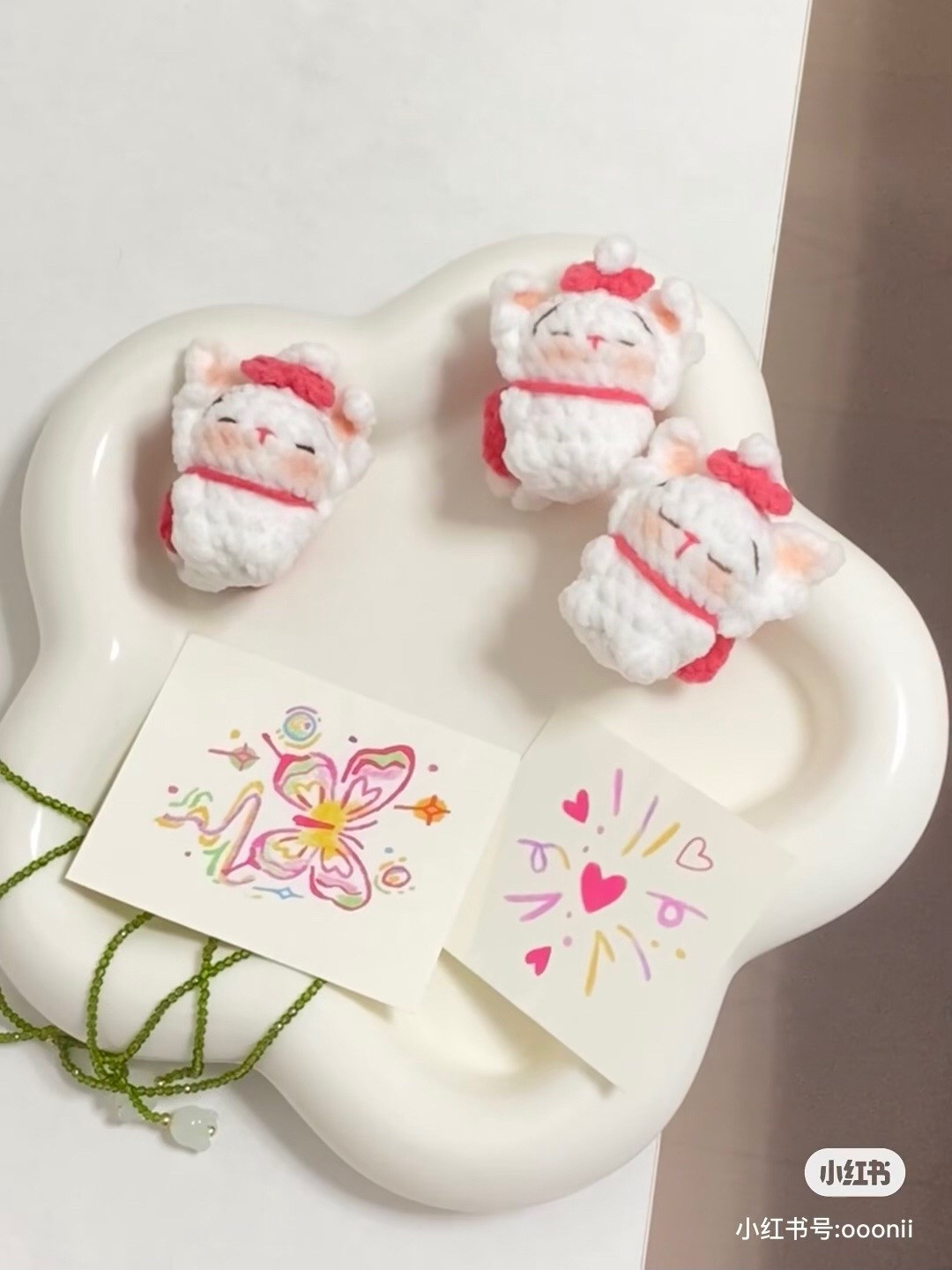 Crochet Tutorial Pattern for Cute White Marie Cat Amigurumi Doll with Red Bow