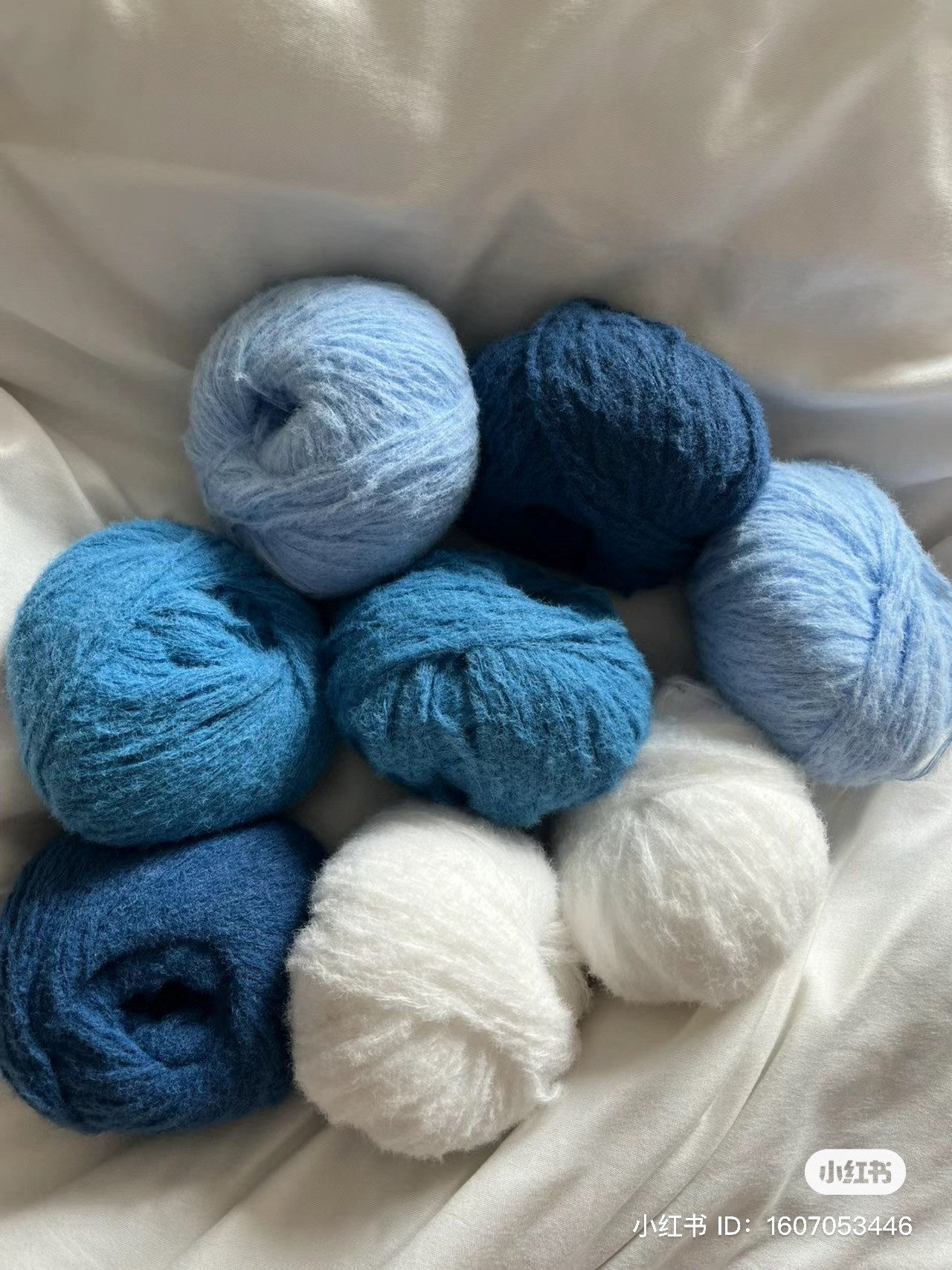 Crochet wavy blue and white gradient scarf pattern chart