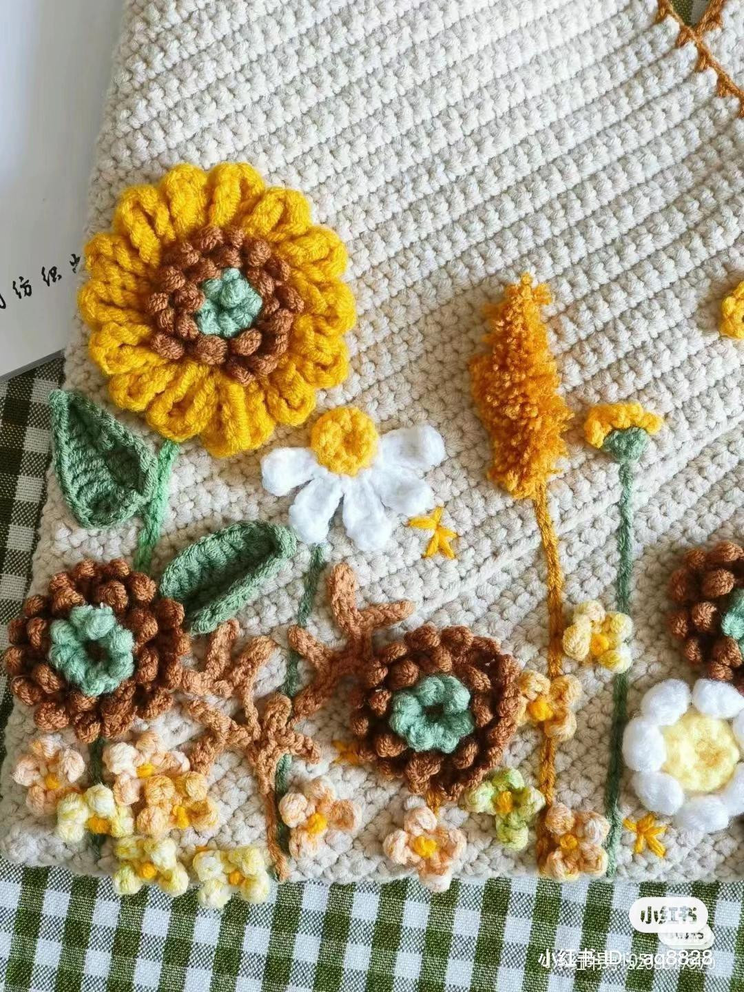 Crochet Wildflower Tote Bag with Dandelion Chart