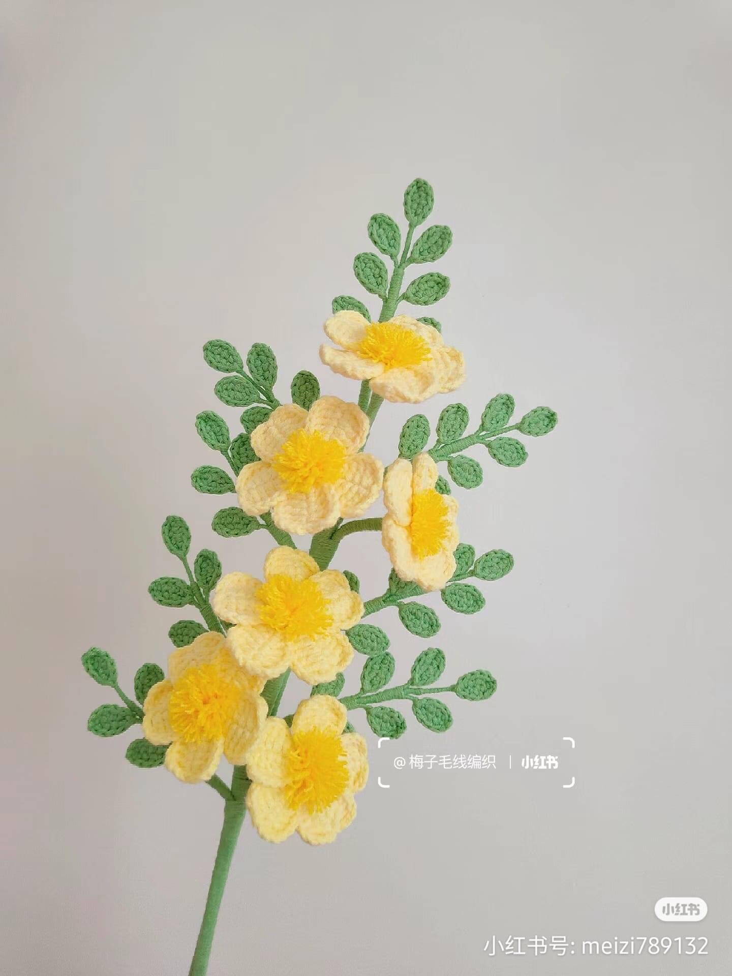 Crochet Yellow Thorns Flower Tutorial: Step-by-Step Pattern for Petals and Leaves