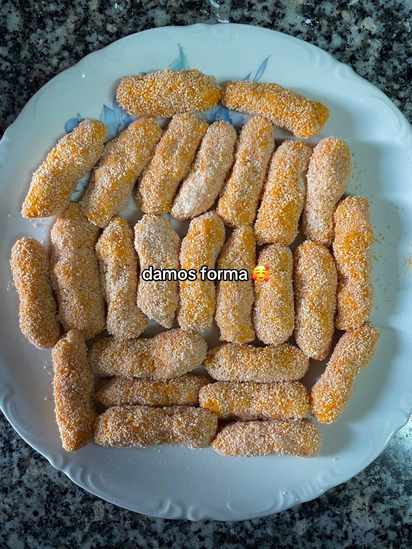 Croquepizza: Croquetas de queso y salsa de tomate crujientes