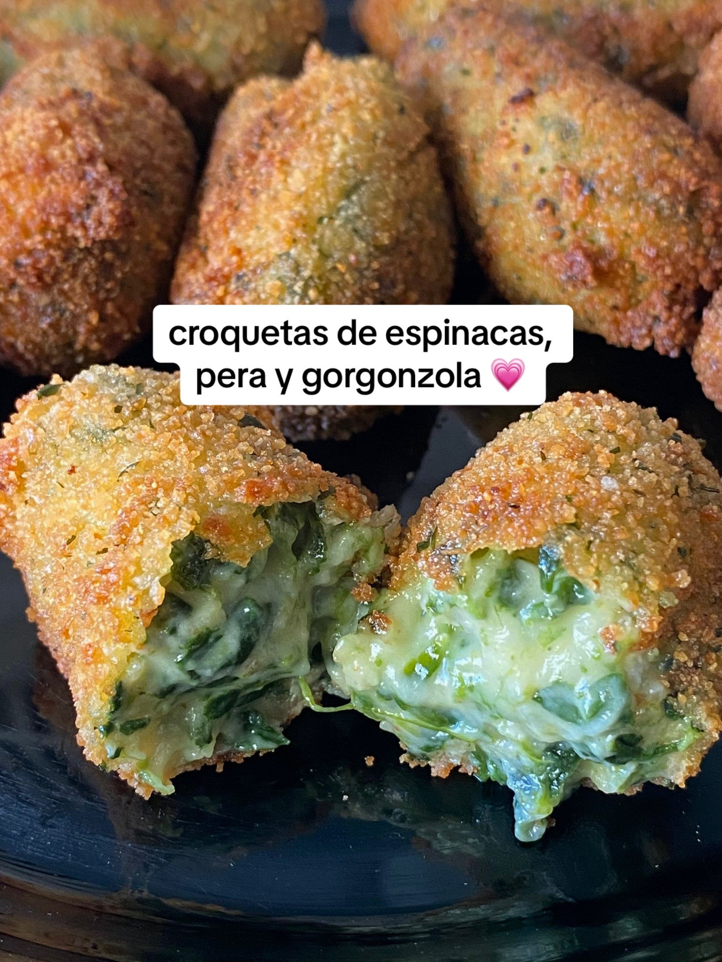 Croquetas de espinacas, pera y gorgonzola