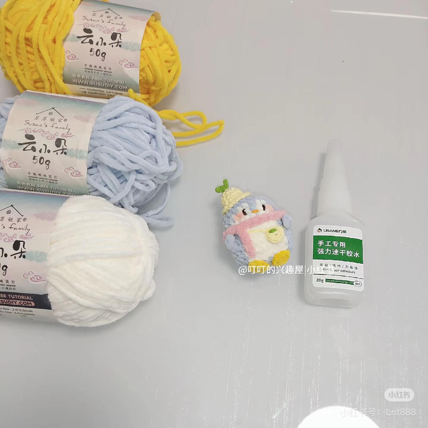 Cute Amigurumi Penguin Crochet Pattern with Scarf and Hat