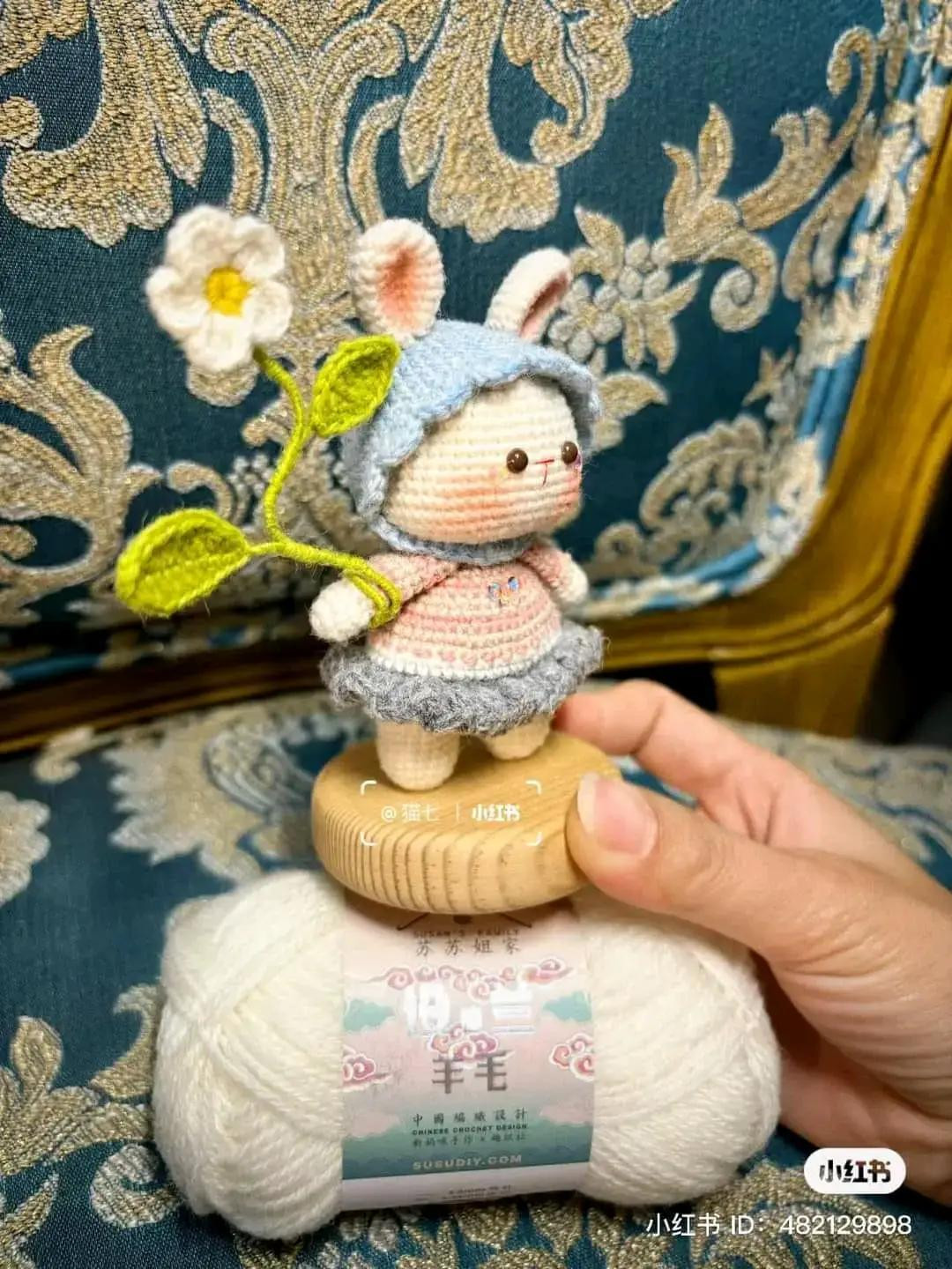 Cute Amigurumi Rabbit with Flower Crochet Pattern Chart