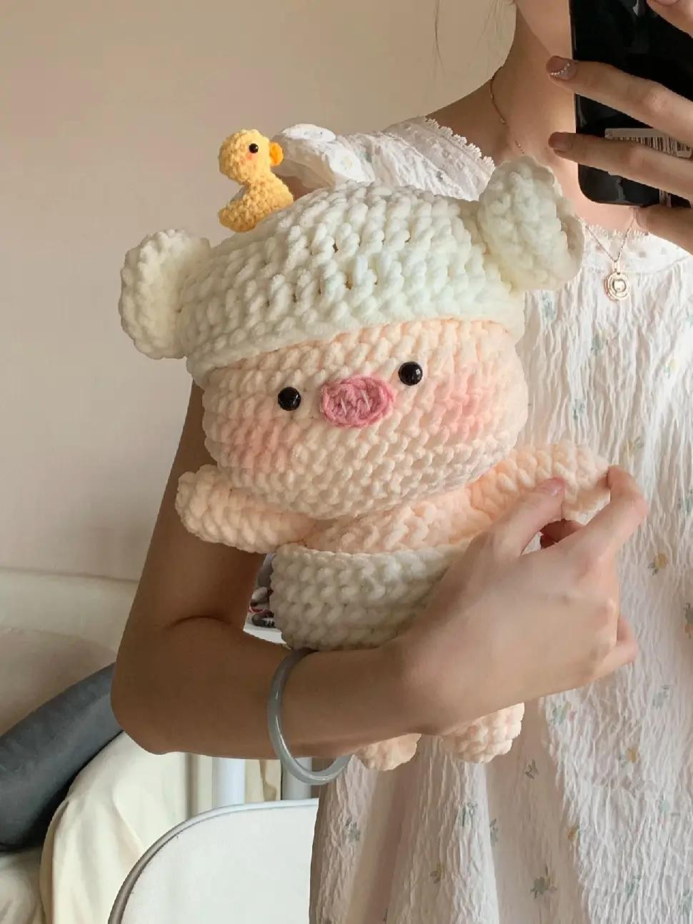 Cute Bath Pig Amigurumi Crochet Pattern with Hat and Towel