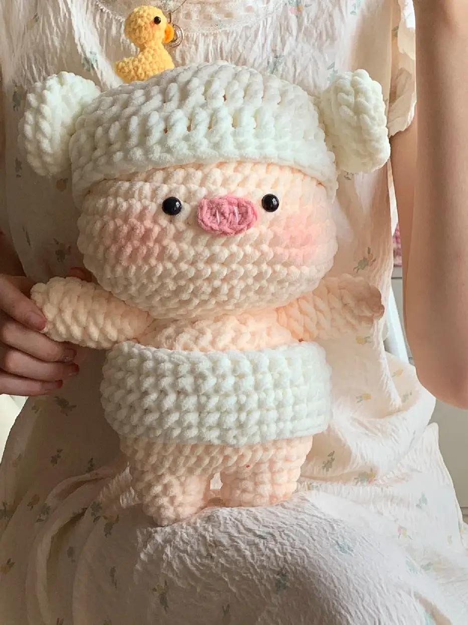 Cute Bath Pig Amigurumi Crochet Pattern with Hat and Towel