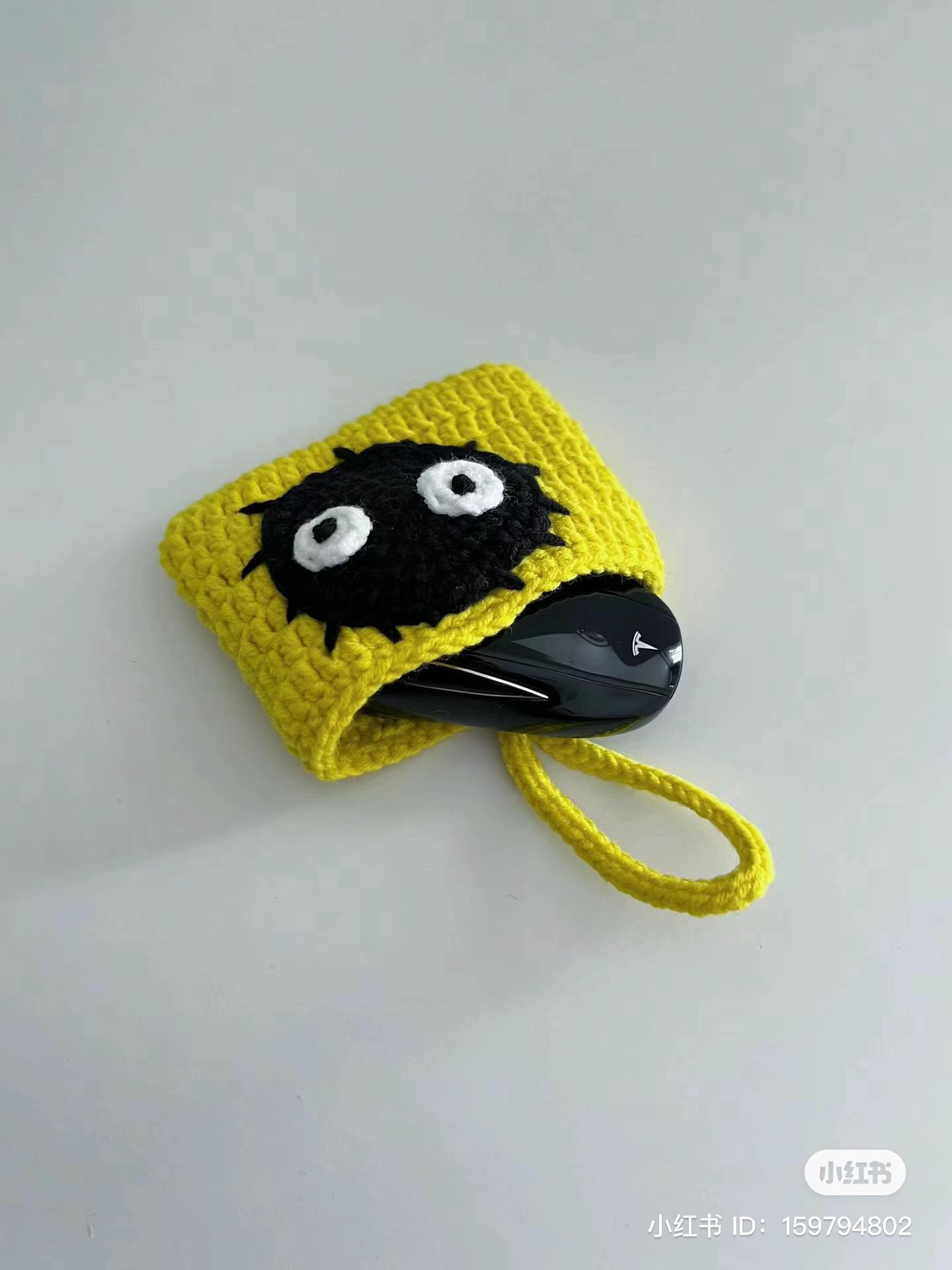 Cute Coal Ball Crochet Bag for Headphones and Car Keys Pattern