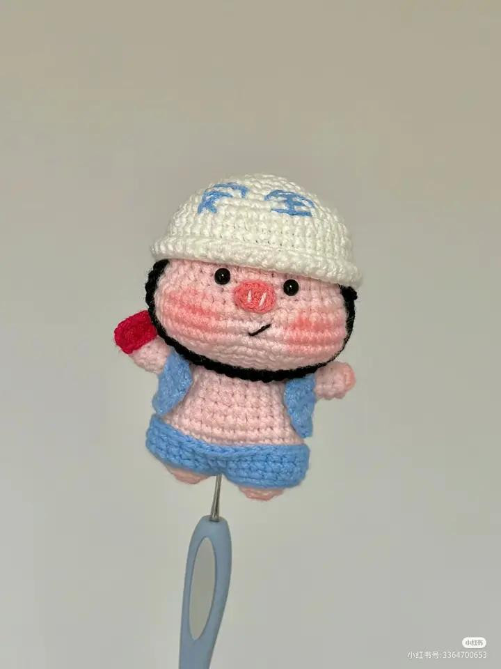 Cute Construction Worker Pig Amigurumi Crochet Pattern Chart