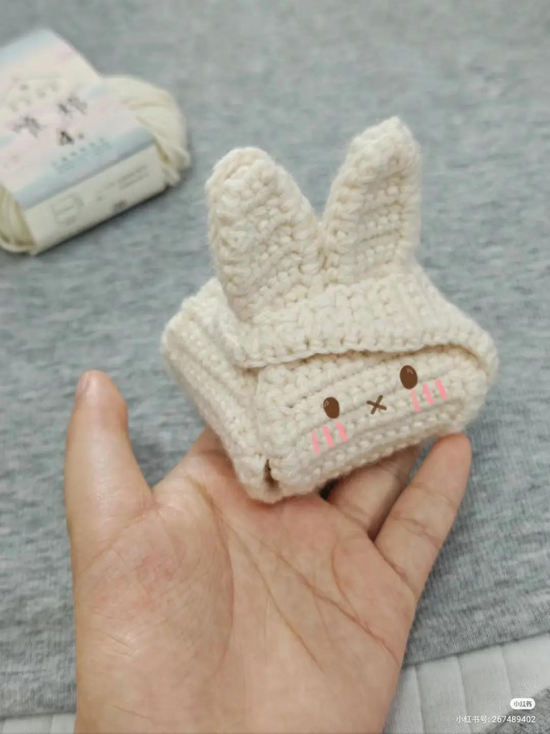 Cute Cream Crochet Bunny Coin Purse with Zipper - Free Pattern and Tutorial