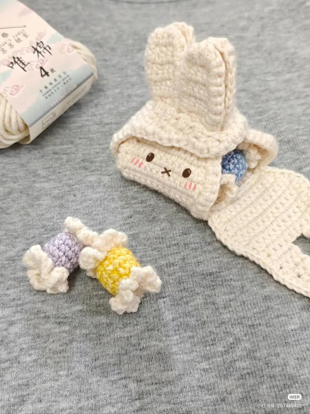 Cute Cream Crochet Bunny Coin Purse with Zipper - Free Pattern and Tutorial