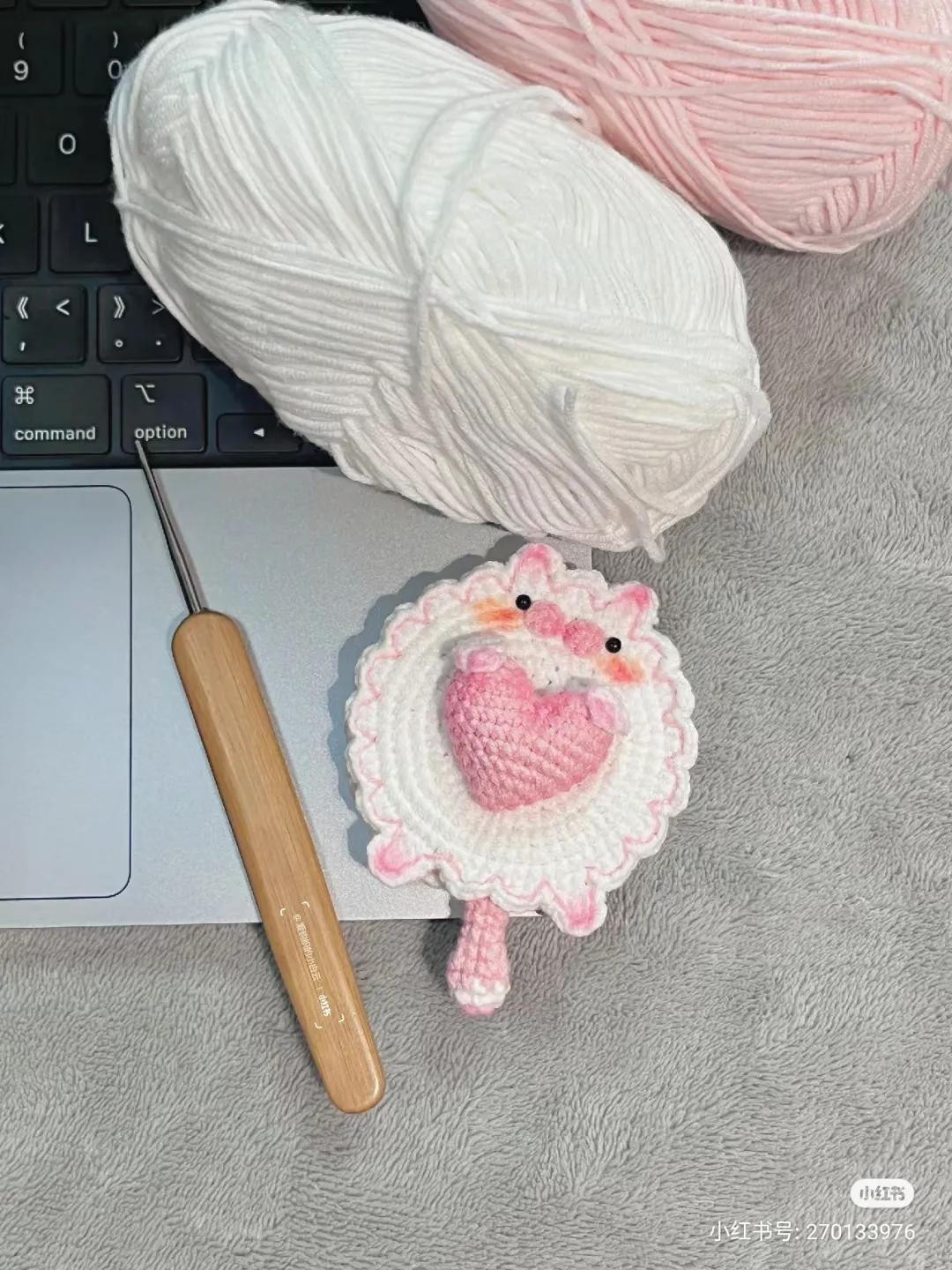 Cute Crochet Cat Heart Mirror with Chart