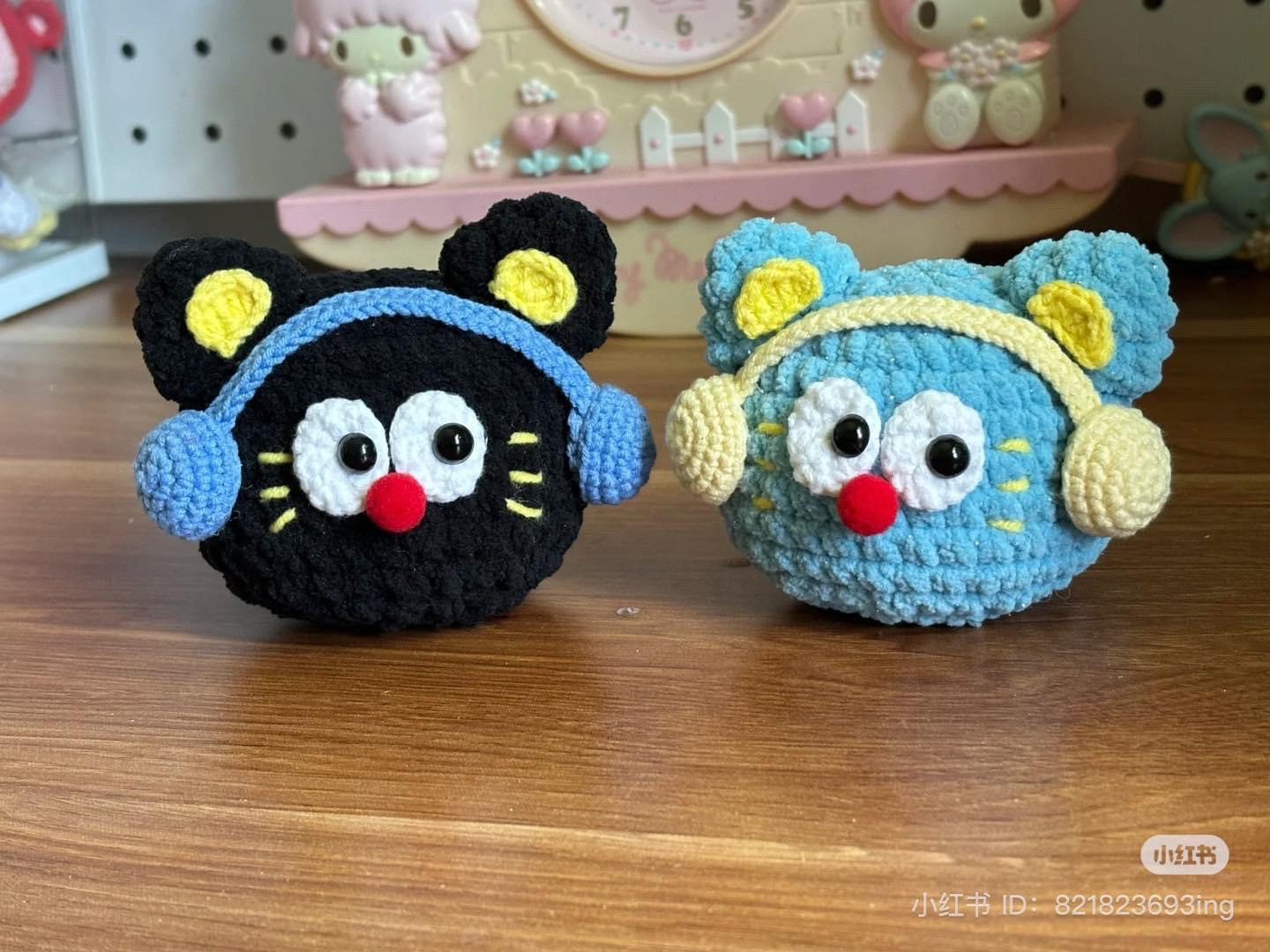 Cute Crochet Cat with Headphones Amigurumi Pattern and Tutorial Chart