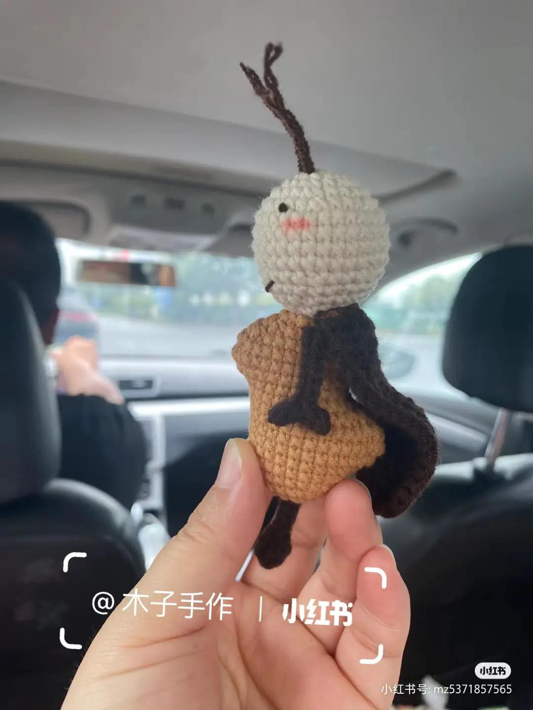 Cute Crochet Dolls: Sleeping Lion and Blue Cat Character Patterns