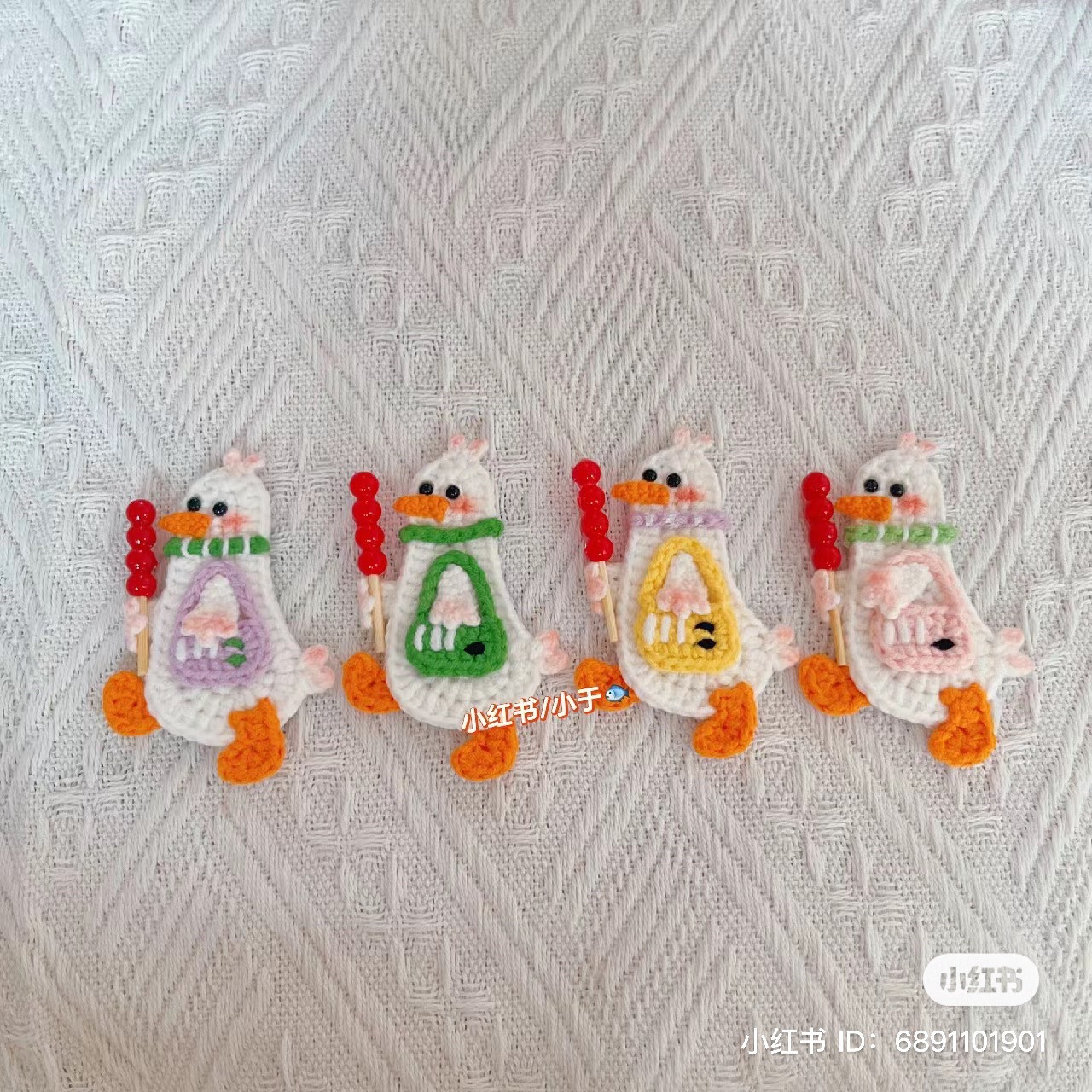 Cute Crochet Happy Duck Dolls with Tanghulu and Bag