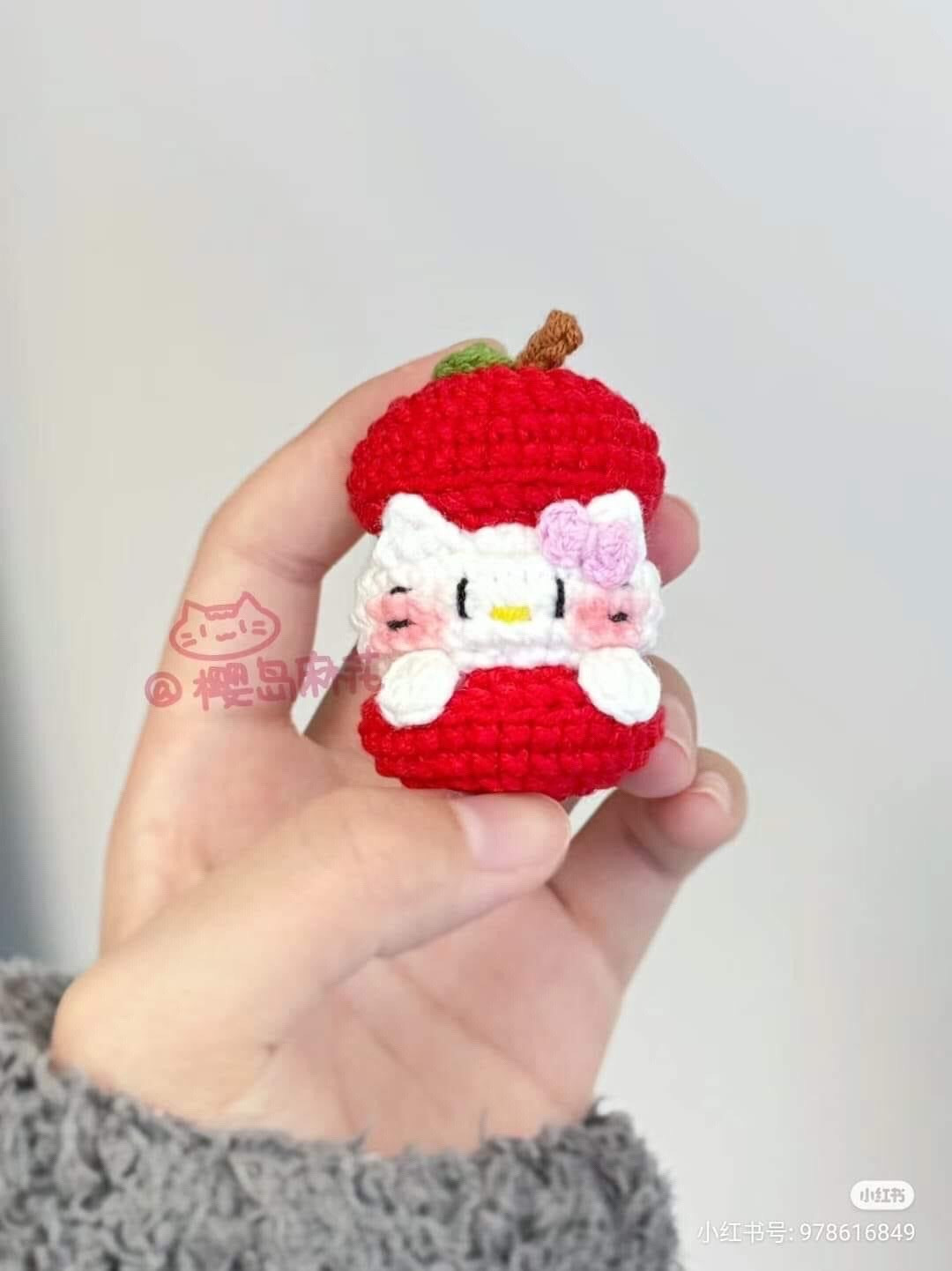 Cute Crochet Hello Kitty Skewer and Apple Pattern Chart