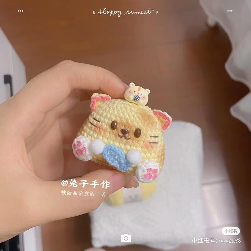 Cute Crochet Keychains: Pig in Ice Cream Cone and Bear Bee Amigurumi Patterns