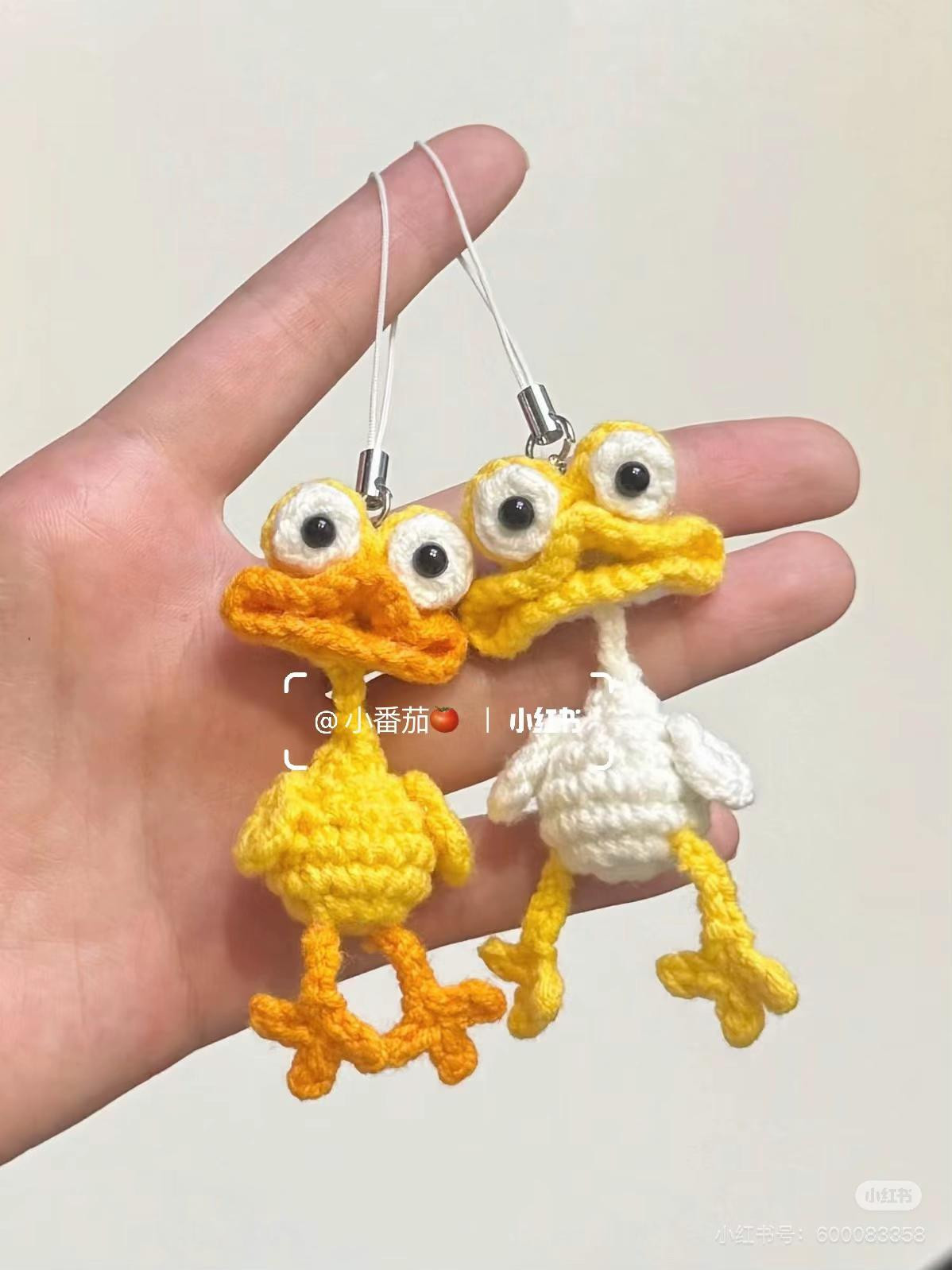 Cute Crochet Patterns: Rose Bouquet, Duck Keychains & Strawberry Amigurumi