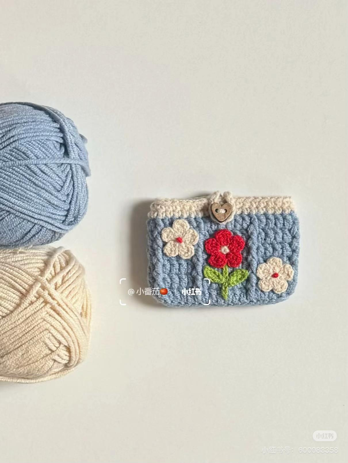 Cute Crochet Patterns: Rose Bouquet, Duck Keychains & Strawberry Amigurumi