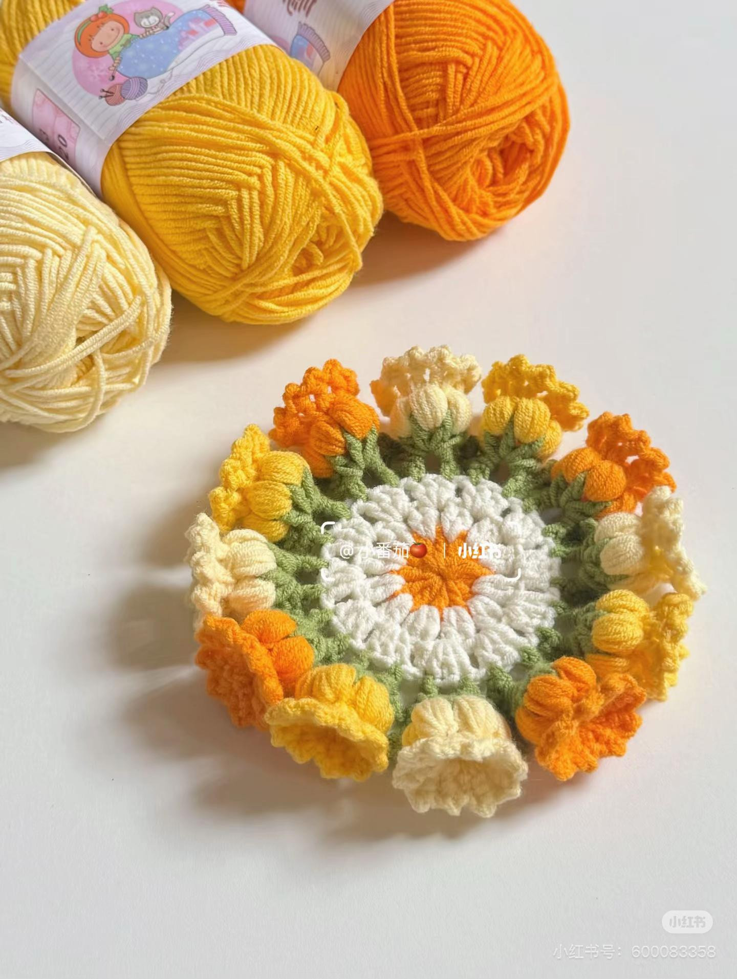 Cute Crochet Patterns: Rose Bouquet, Duck Keychains & Strawberry Amigurumi