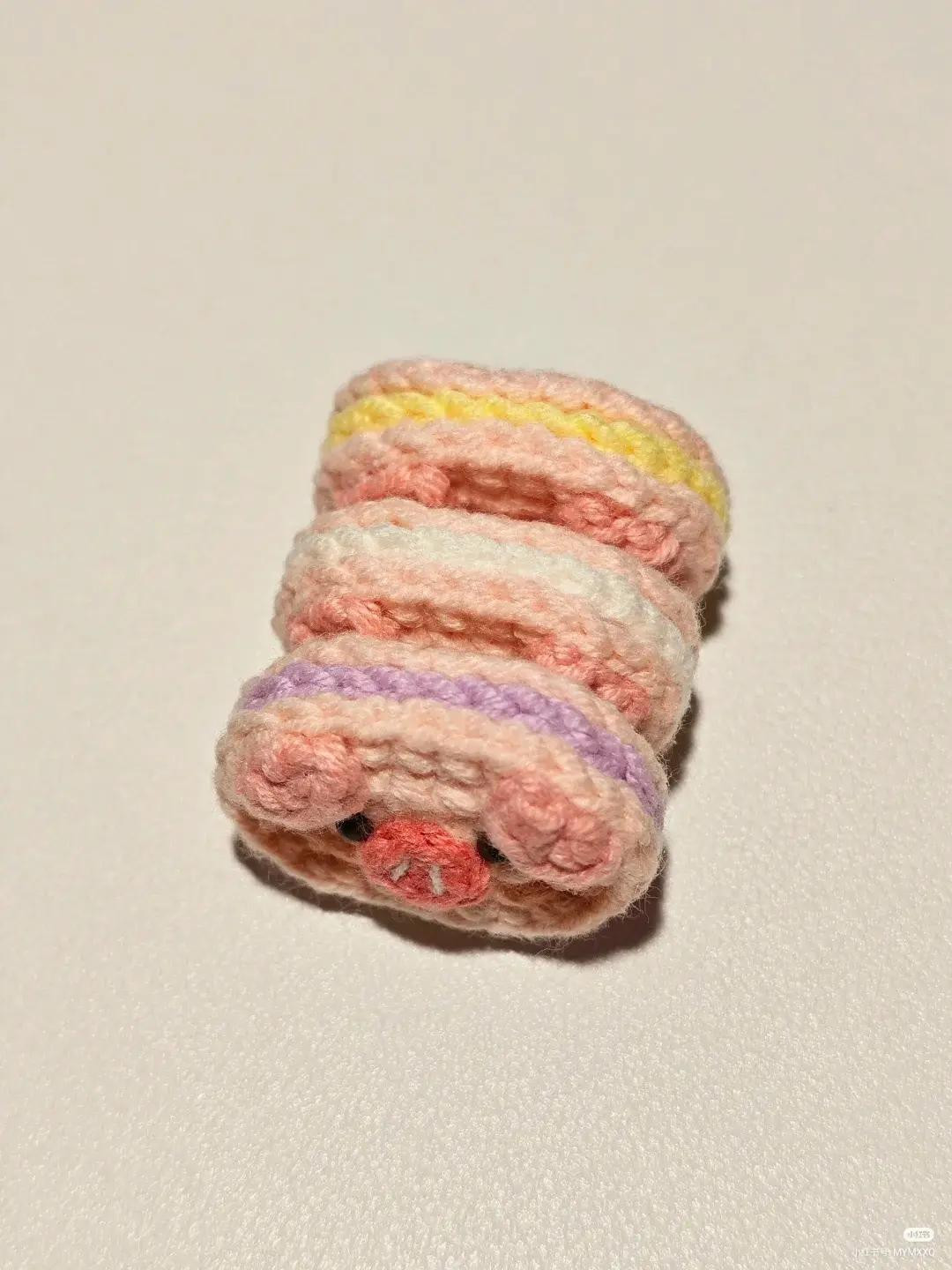 Cute Crochet Pig Cookie Pattern Tutorial with Instructions