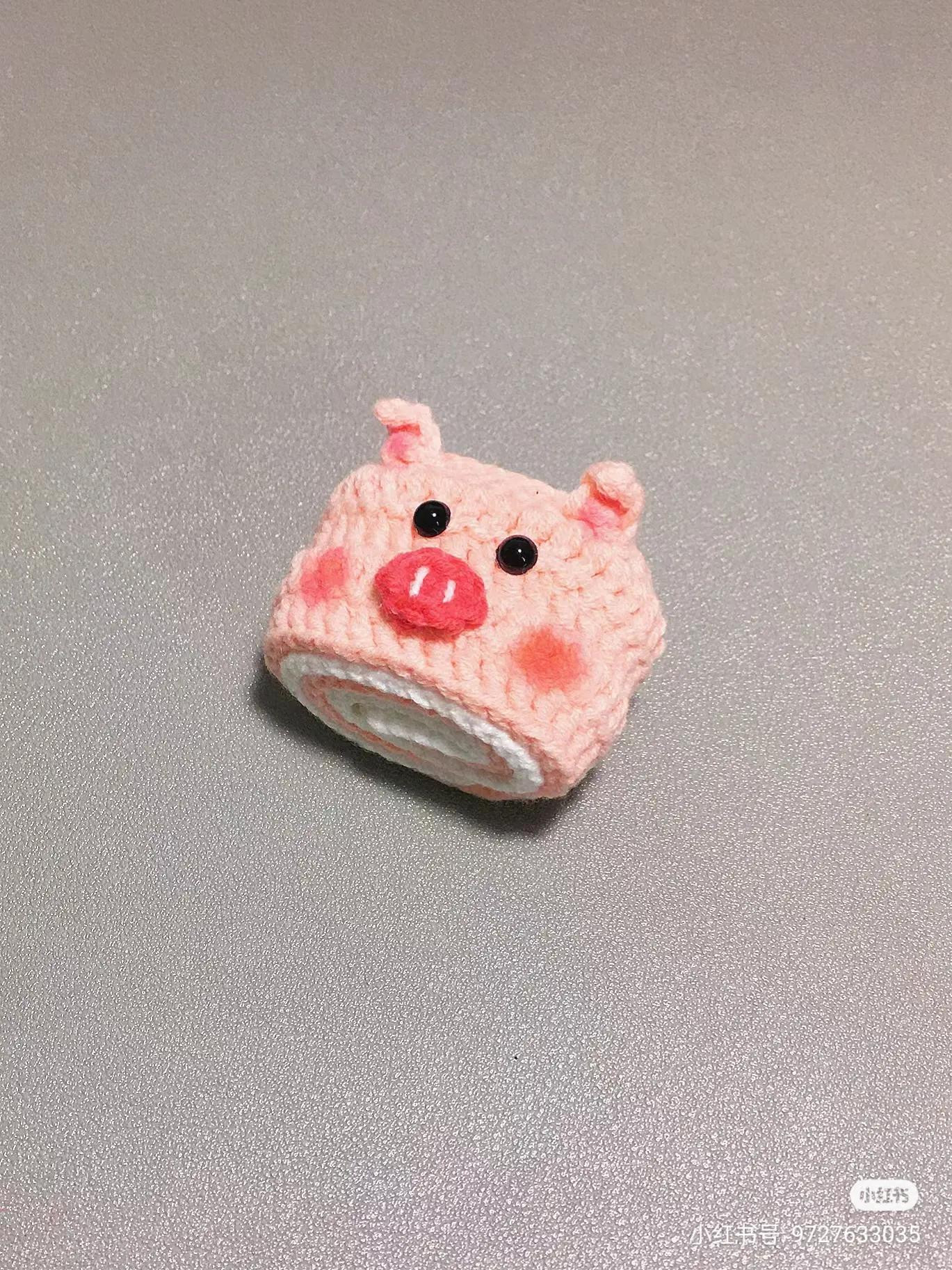 Cute Crochet Piggy Cake Roll Amigurumi with Chart
