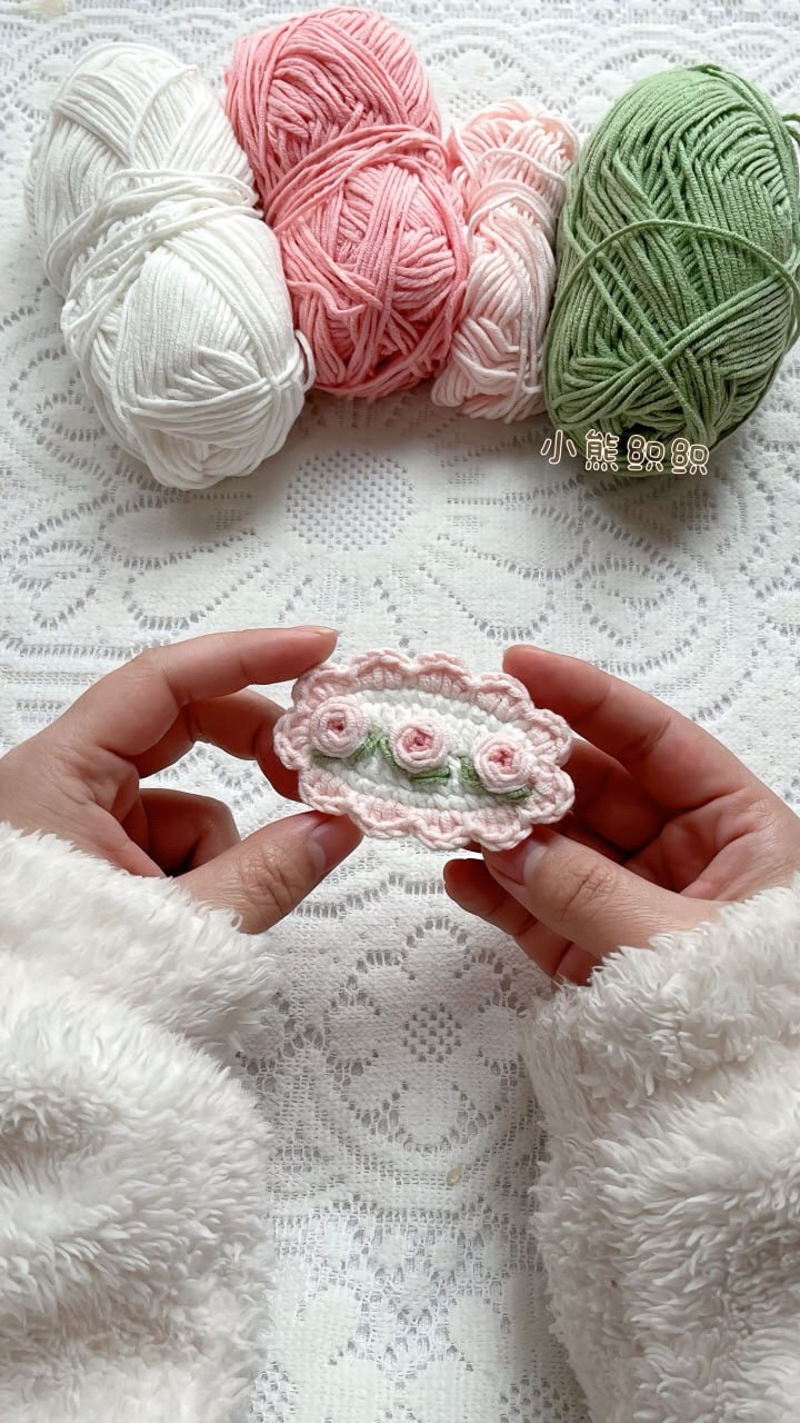 Cute Crochet Rose Brooch Pattern with Instructions