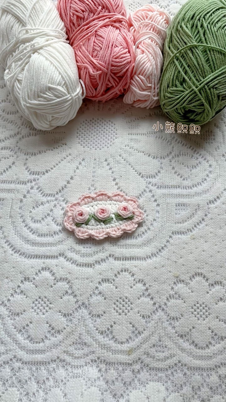 Cute Crochet Rose Brooch Pattern with Instructions