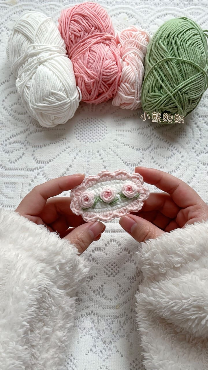 Cute Crochet Rose Brooch Pattern with Instructions