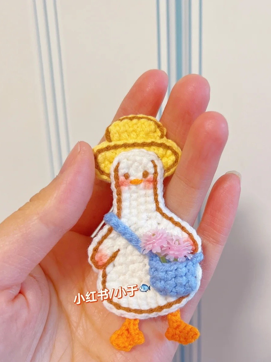 Cute Crochet Spring Picnic Duck Hair Clip Pattern with Chart