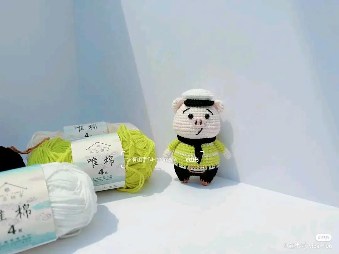 Cute Crochet Traffic Police Pig Amigurumi Pattern with Detailed Flat Chart Instructions