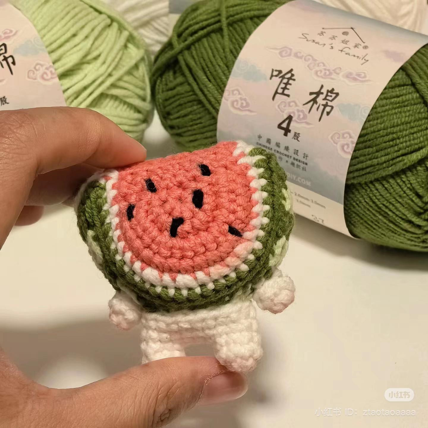 Cute Crochet Watermelon Samoyed Dog Keychain Pattern with Step-by-Step Chart Instructions