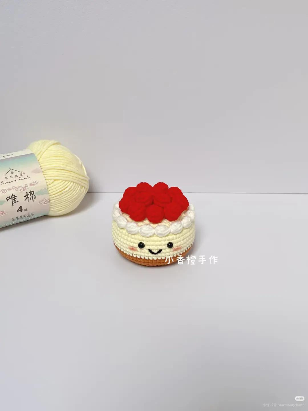 Cute Crocheted Cherry Cake Amigurumi Pattern
