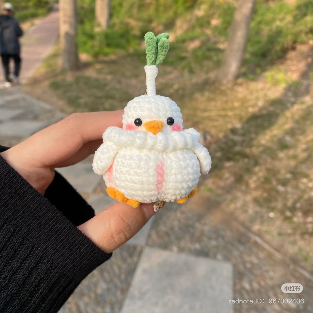 Cute Crocheted Garlic Bird Amigurumi Doll Pattern Chart