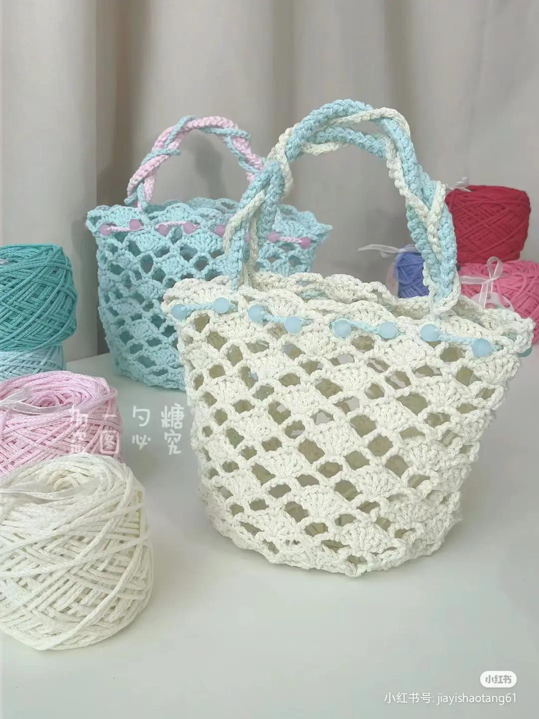 Cute Fluffy Crochet Bag Pattern with Written Instructions in Pastel Colors