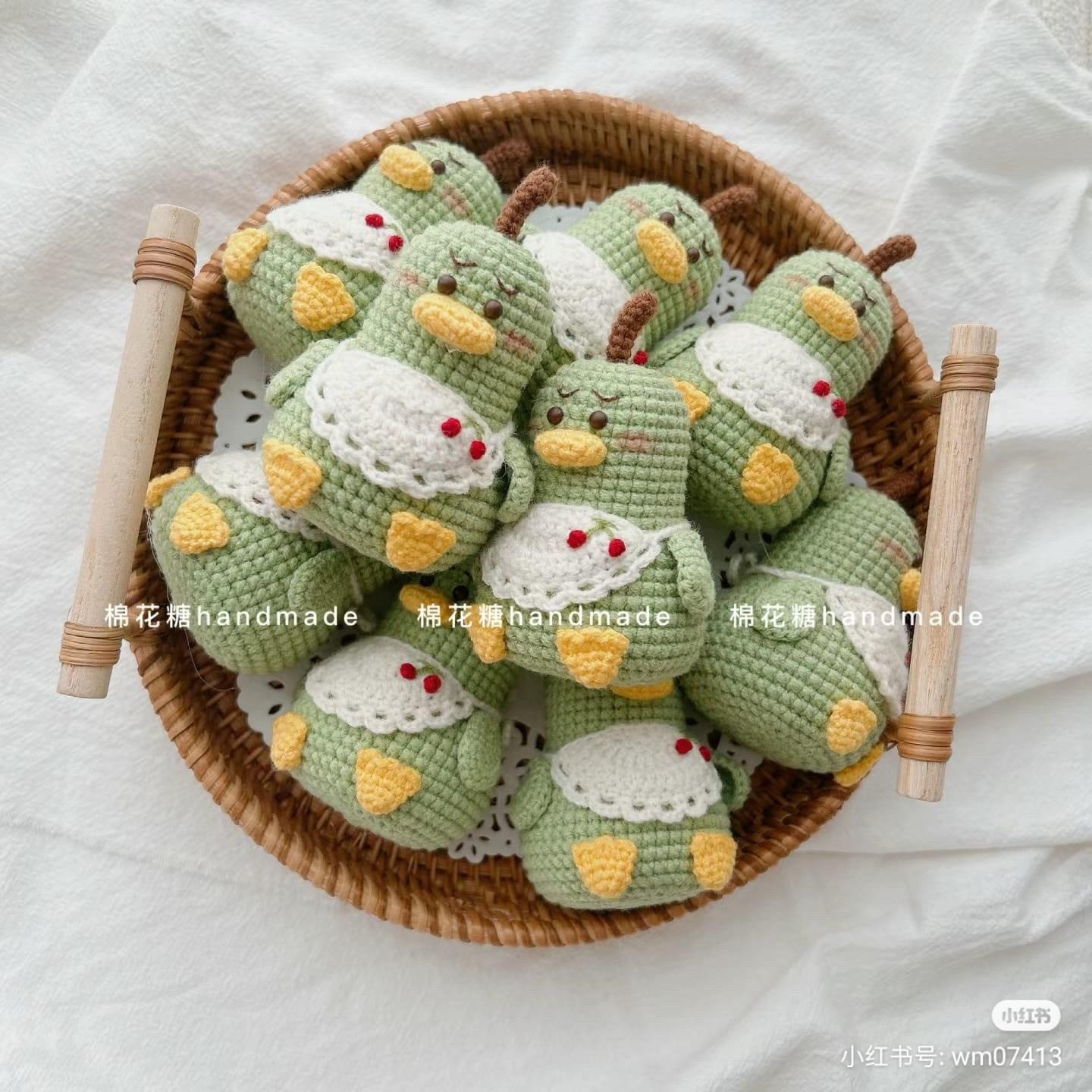 Cute Green Avocado Duck Crochet Doll Pattern with Apron