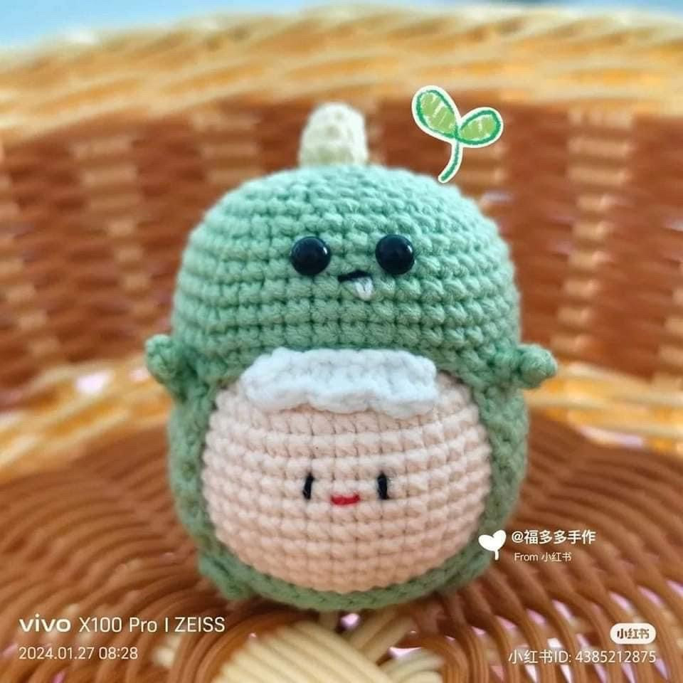 Cute Green Dinosaur Amigurumi Crochet Pattern and Tutorial