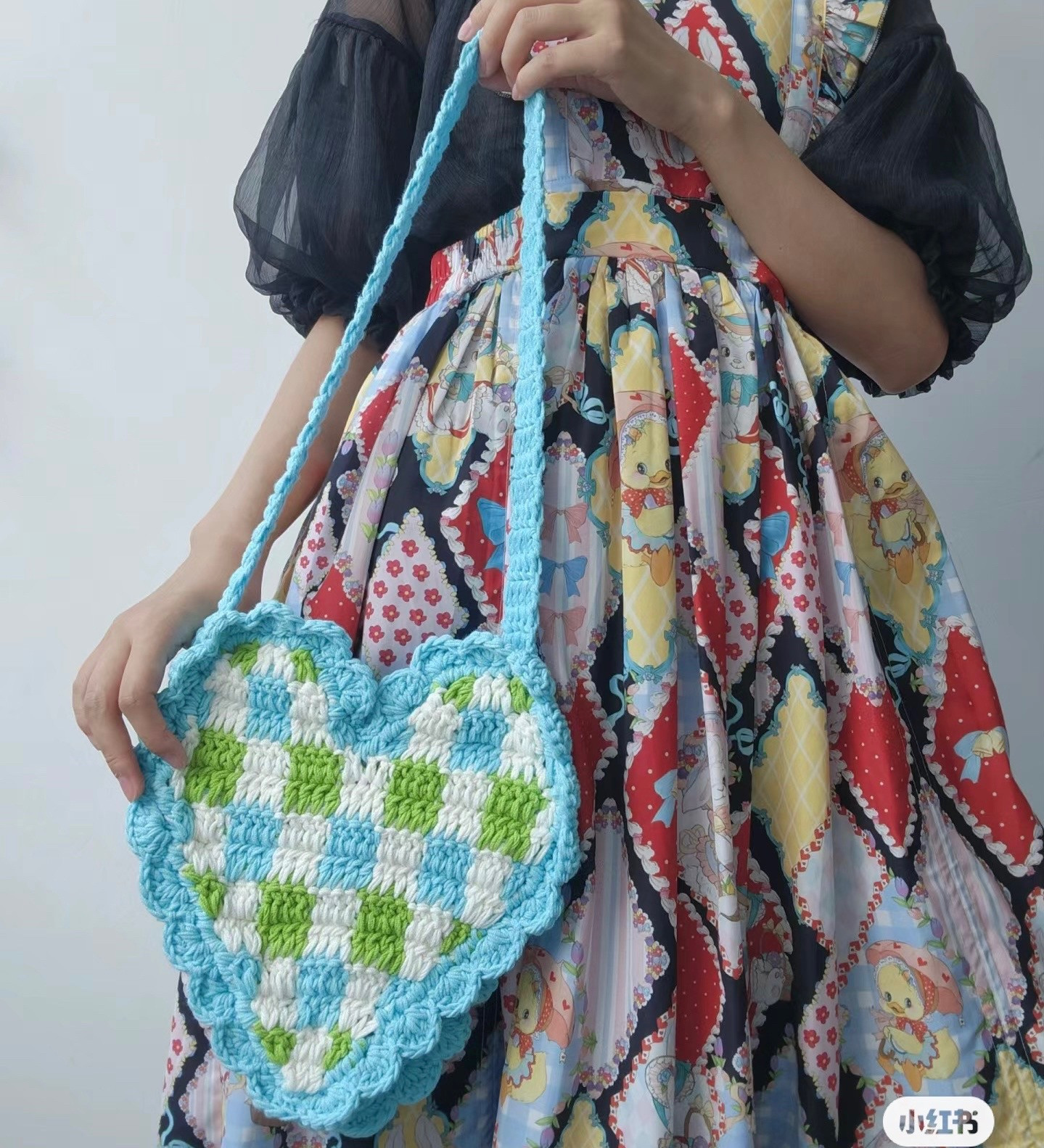 Cute Heart Shaped Crochet Bag Chart with Colorful Checkered Pattern and Detailed Stitch Diagram