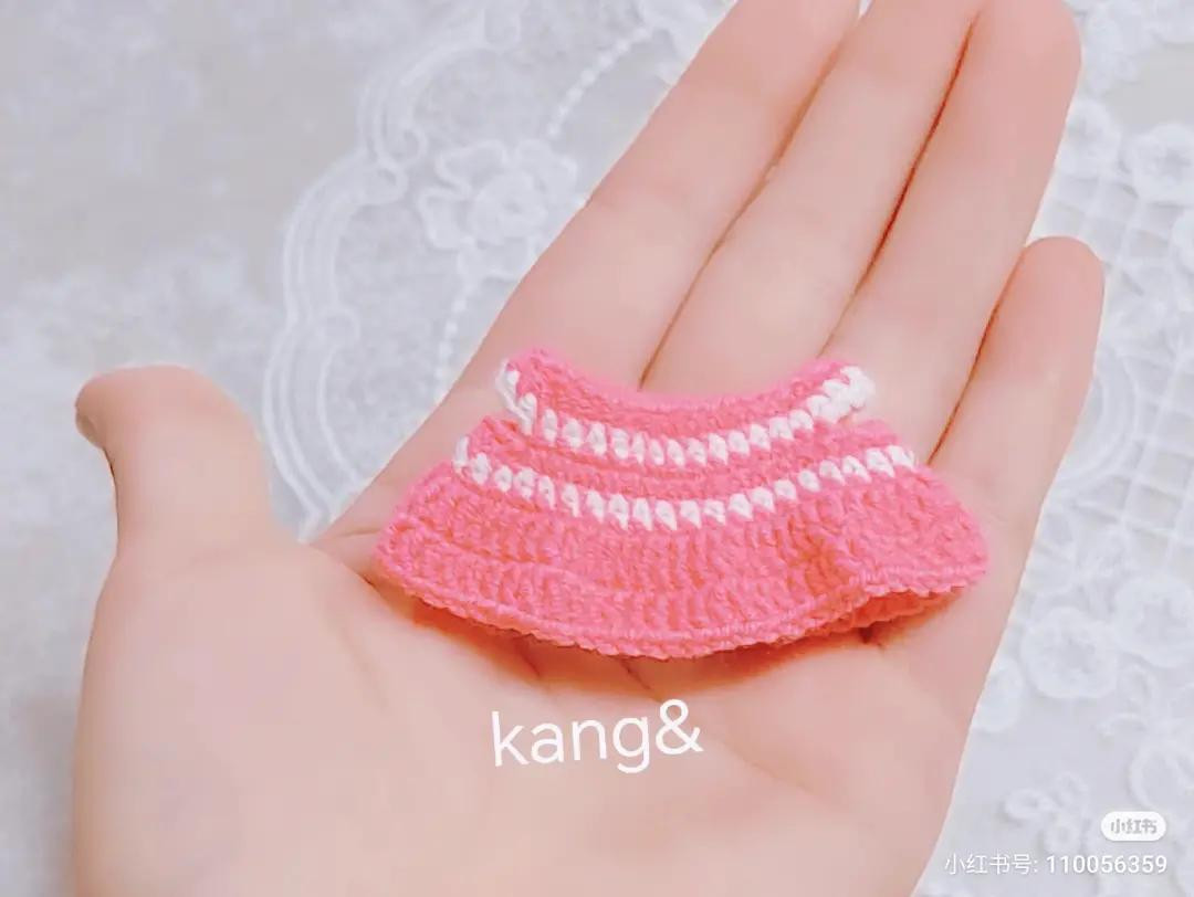 Cute Hello Kitty Amigurumi Doll with Pink Dress - Crochet Pattern Chart and Tutorial