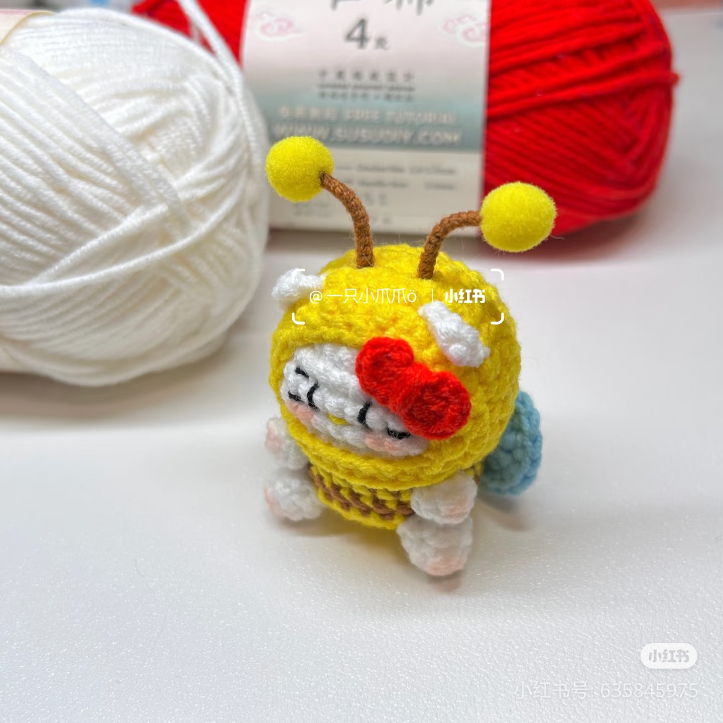Cute Hello Kitty Bee Amigurumi Crochet Pattern