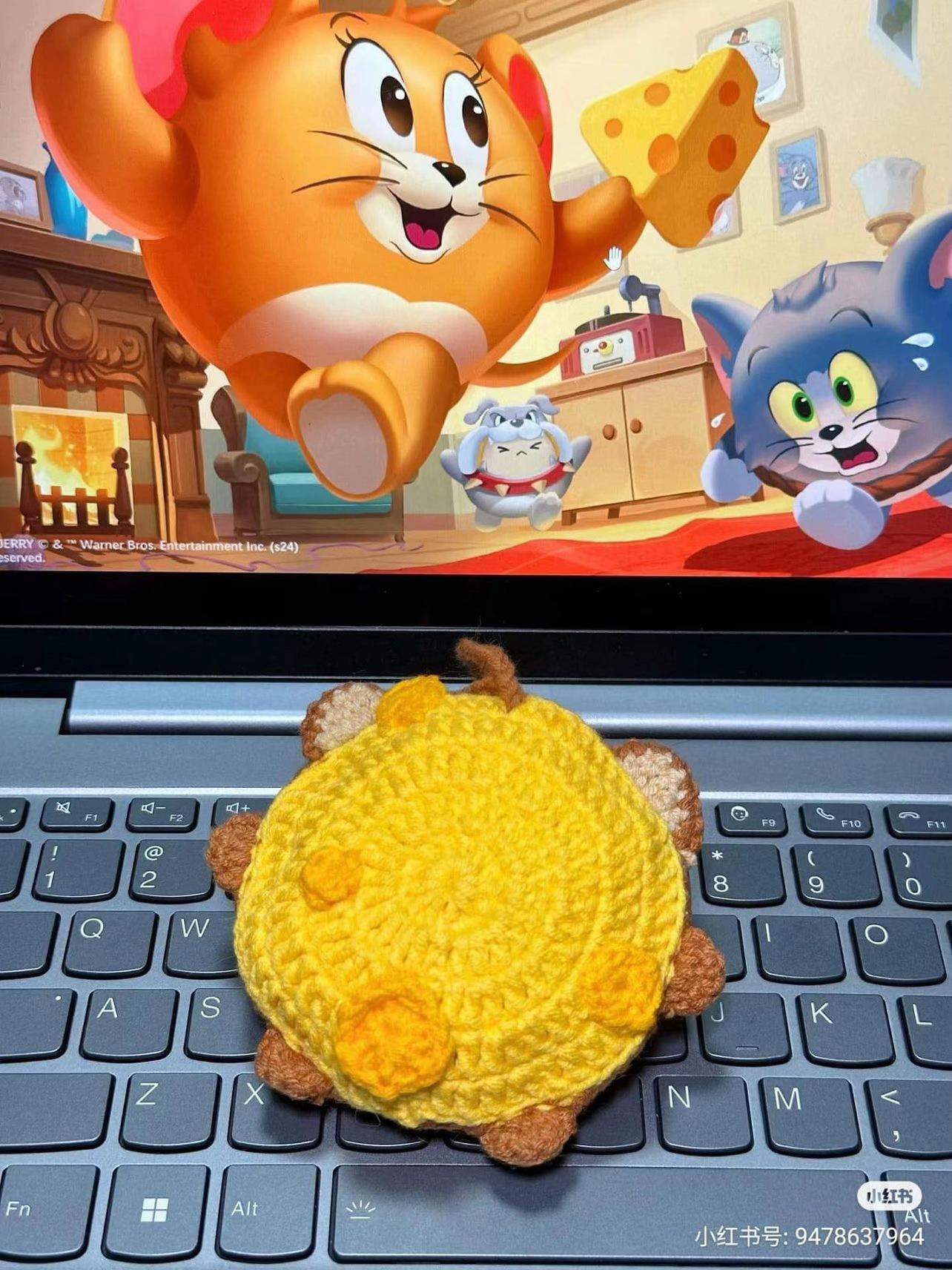 Cute Jerry Crochet Headphone Case Pattern with Cheese Design