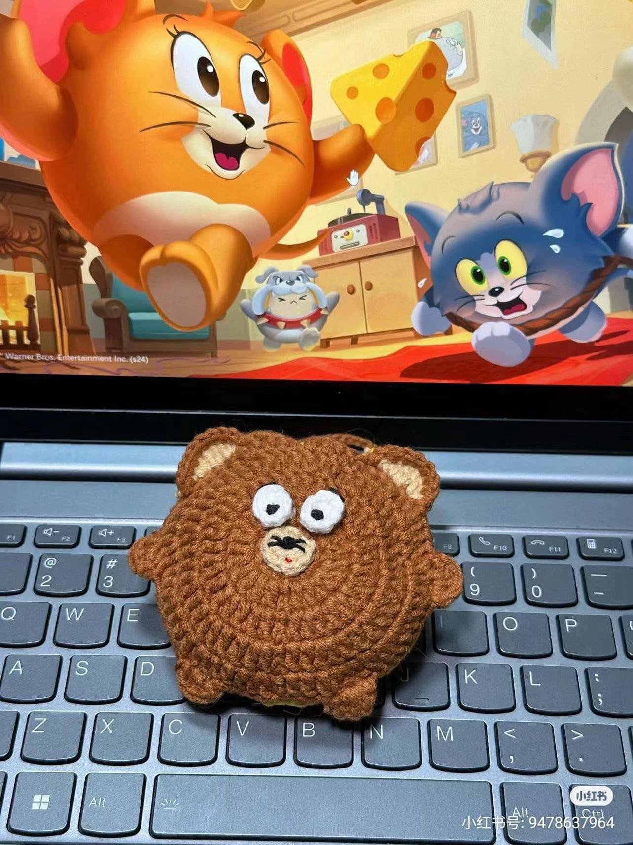 Cute Jerry Crochet Headphone Case Pattern with Cheese Design