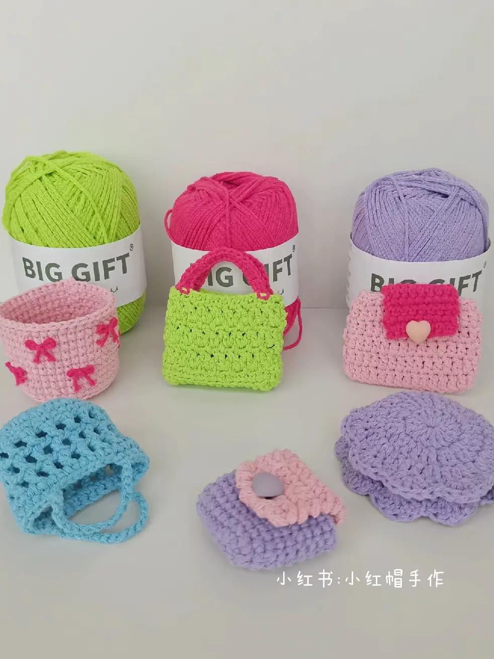 Cute Mini Crochet Bag Patterns: Pastel Colors with Pearl Chain and Heart Details