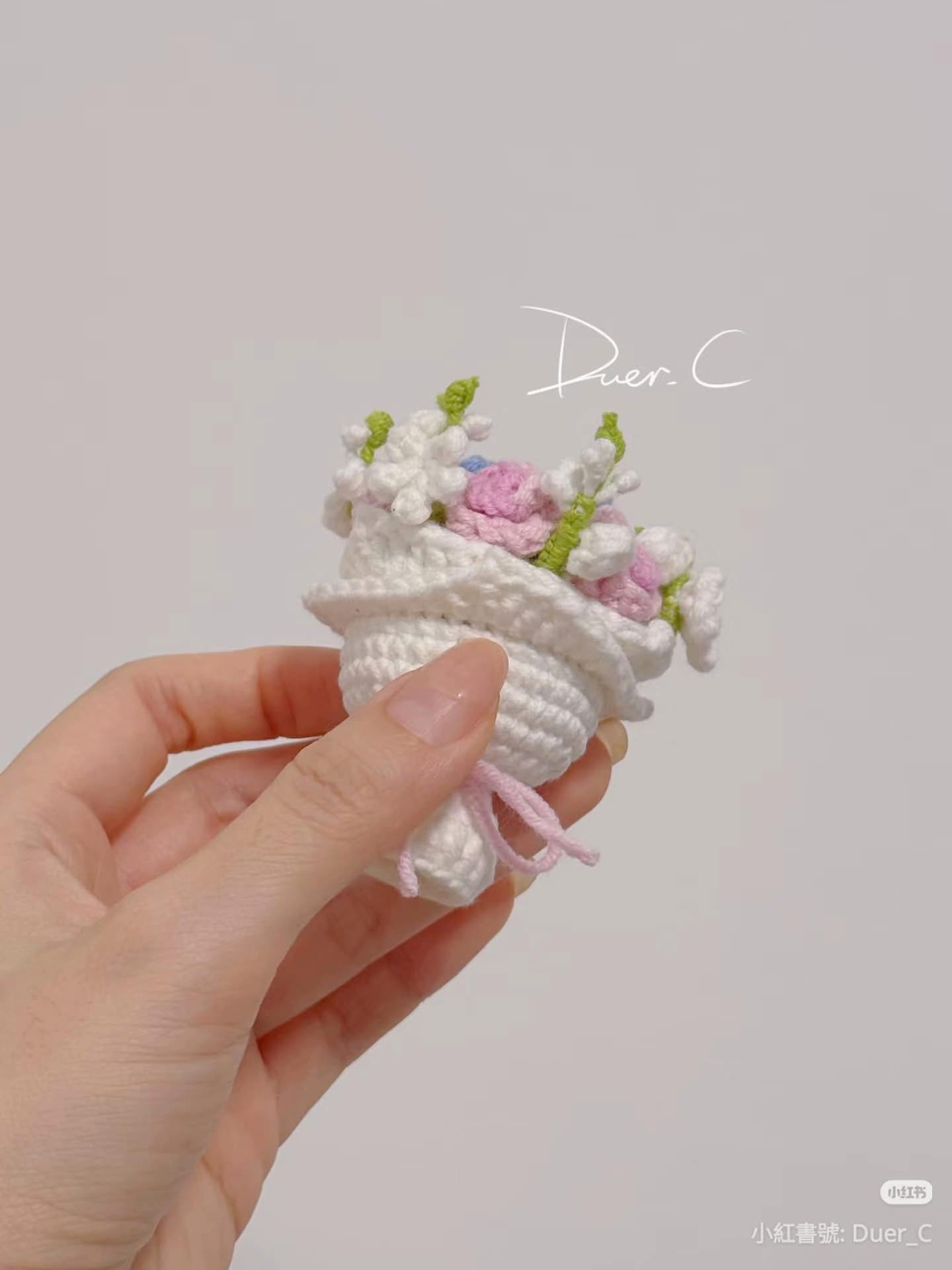 Cute Mini Crochet Bouquet Pattern: Roses and Larkspur