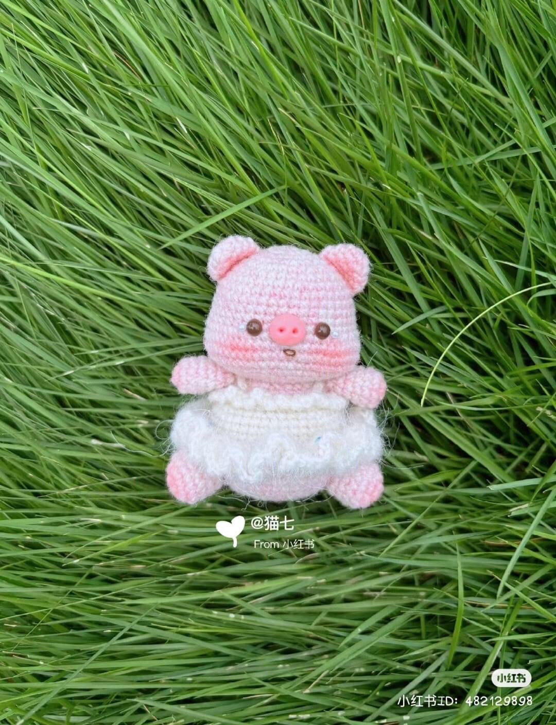 Cute Pink Pig Amigurumi Crochet Pattern with Tulip and Mushroom